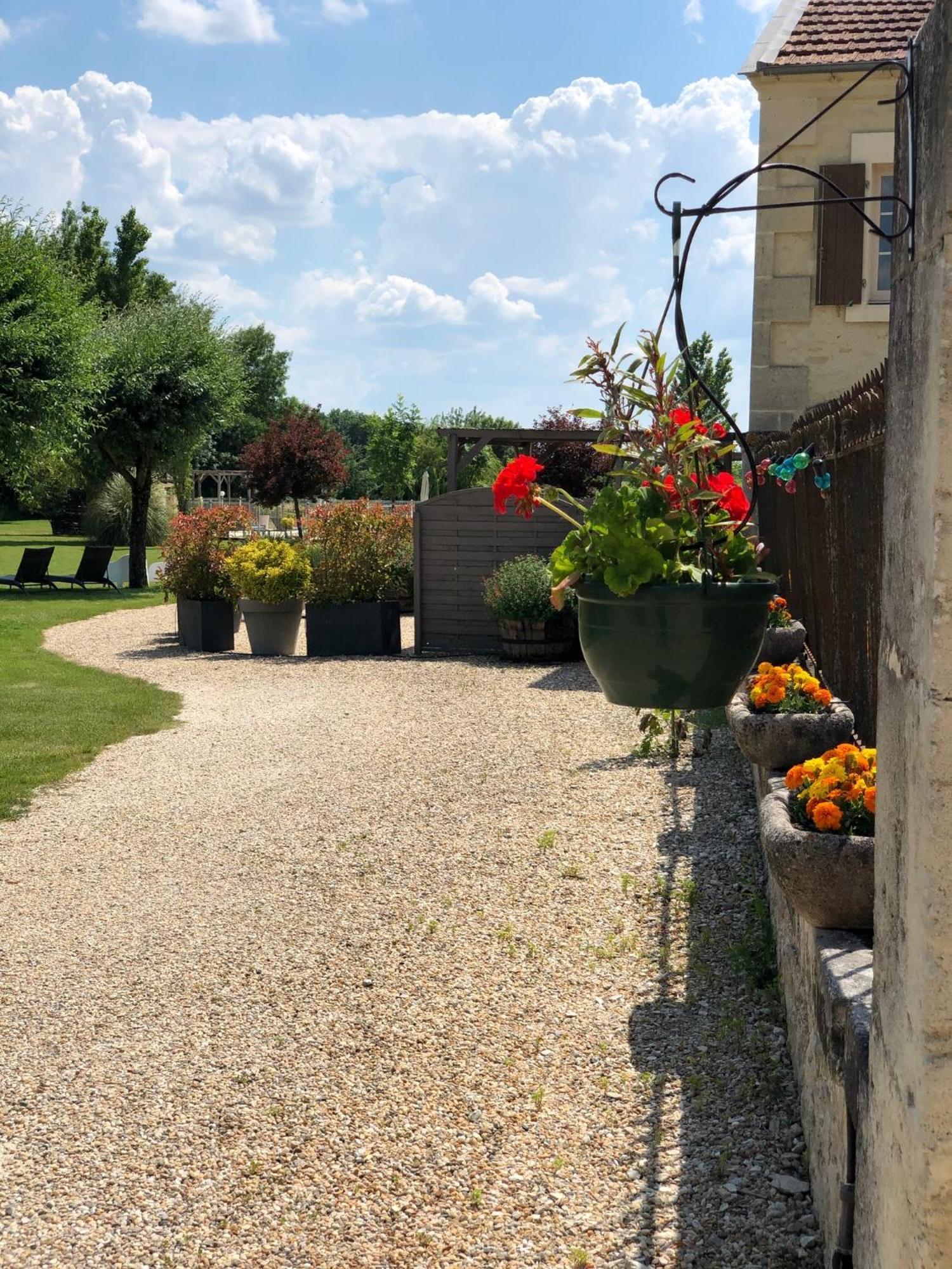 Gites de Cognac Bréville Exterior foto