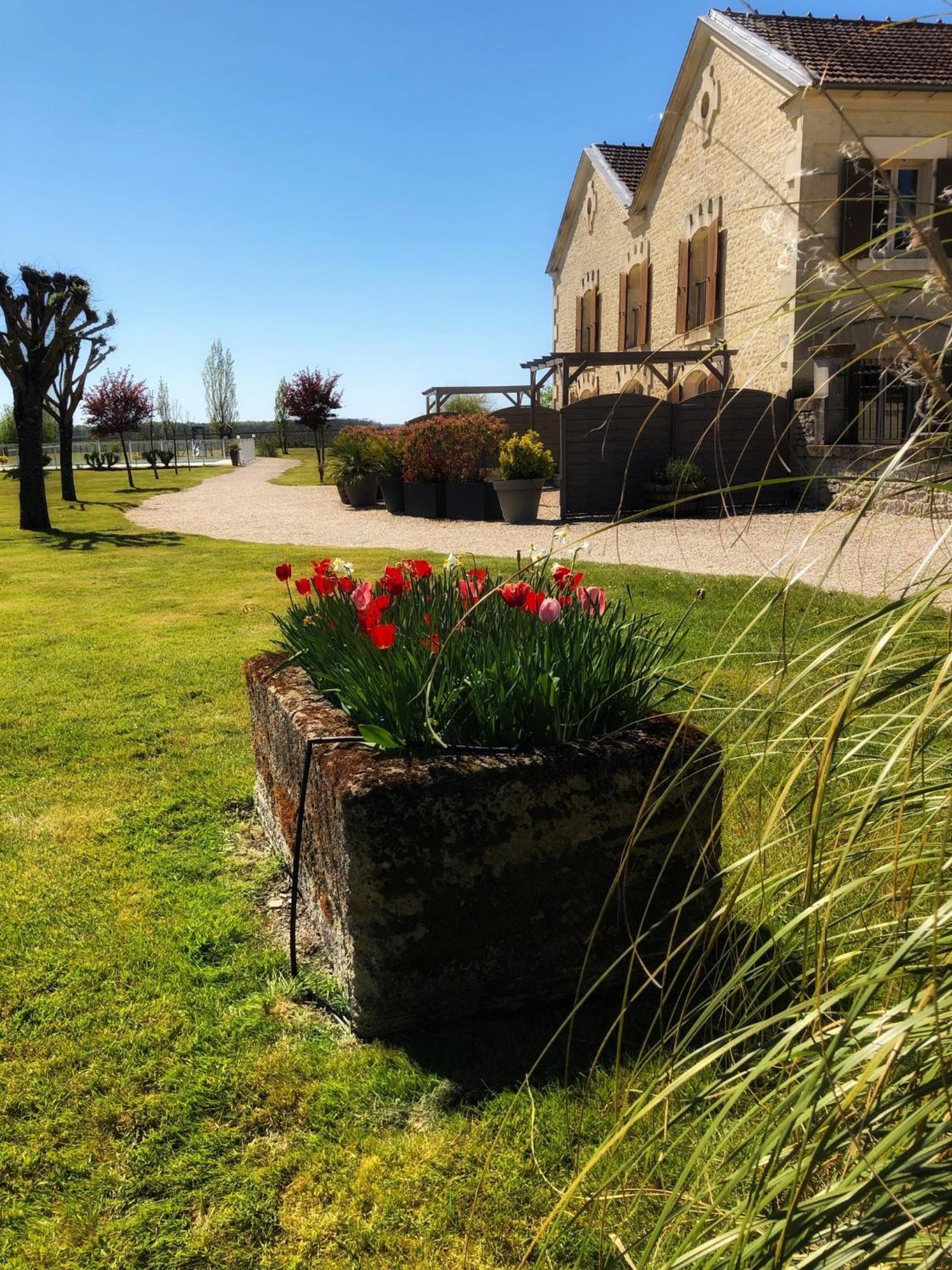Gites de Cognac Bréville Exterior foto