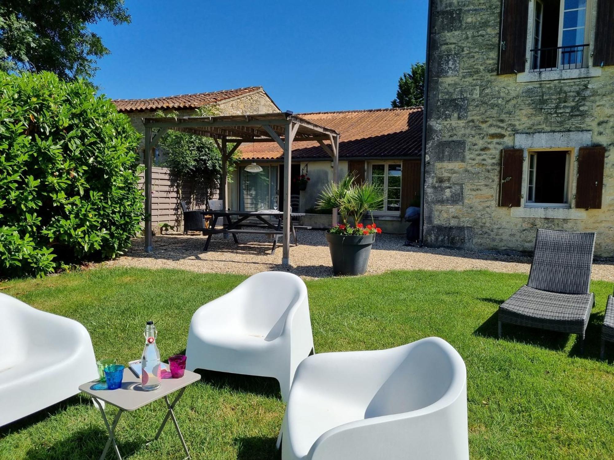 Gites de Cognac Bréville Exterior foto