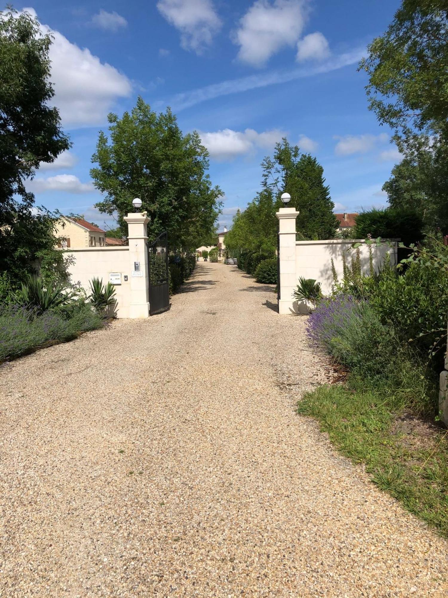 Gites de Cognac Bréville Exterior foto